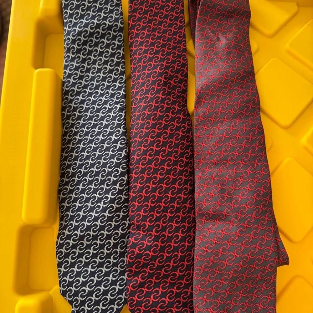 Hermes bundle of 3 silk ties